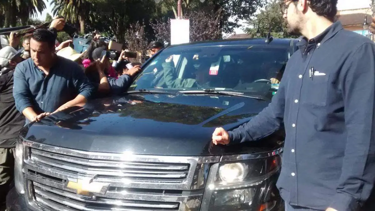 Los manifestantes llegaron desde un día antes para poderse denunciar los presuntos malos manejos del programa de apoyos federales a los damnificados del huracán Grace